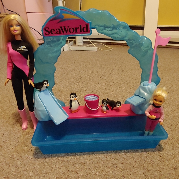 Barbie SeaWorld Antarctica Penguin Trainer - Picture 1 of 4